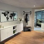 Ny Style Entire W/private Cozy Terrace האריסלי